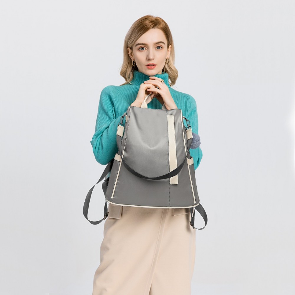 Miss LULU Dámsky elegantný batoh svetlo šedý s príveskom, 15l LG6917-L-GY-(3)-1000x1000